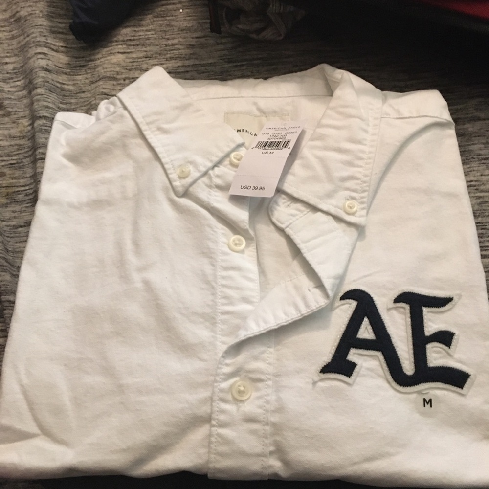 American Eagle men’s shirt